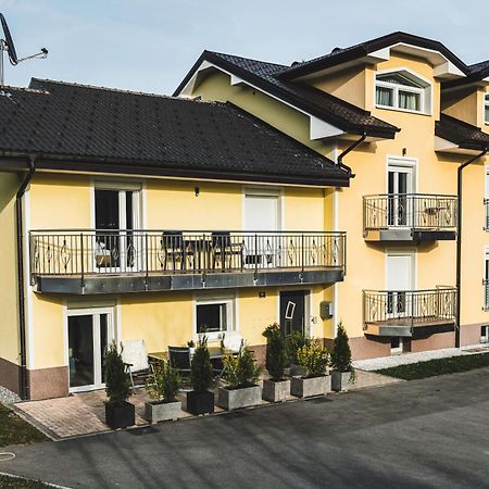 Ferienwohnung Schoenblick Weissenbach am Lech Exterior photo