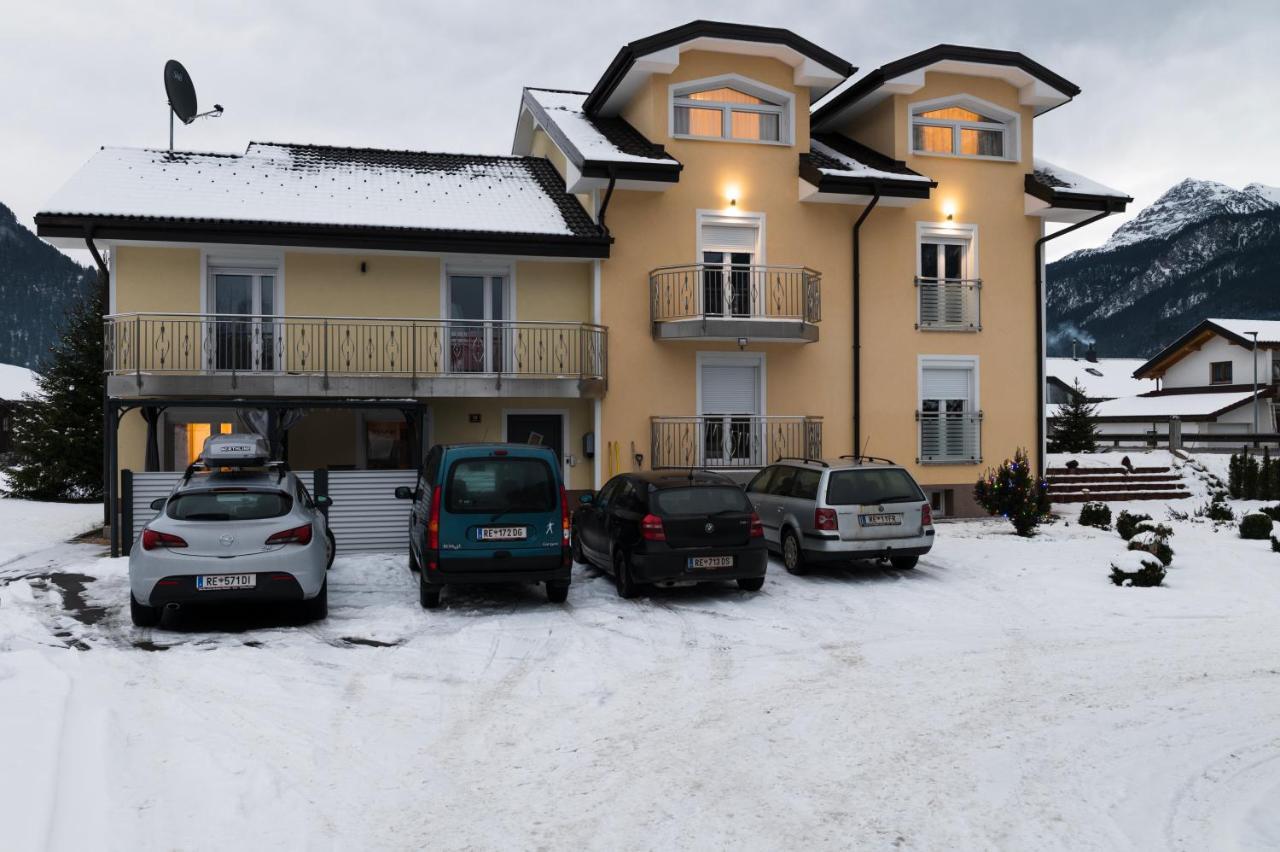 Ferienwohnung Schoenblick Weissenbach am Lech Exterior photo