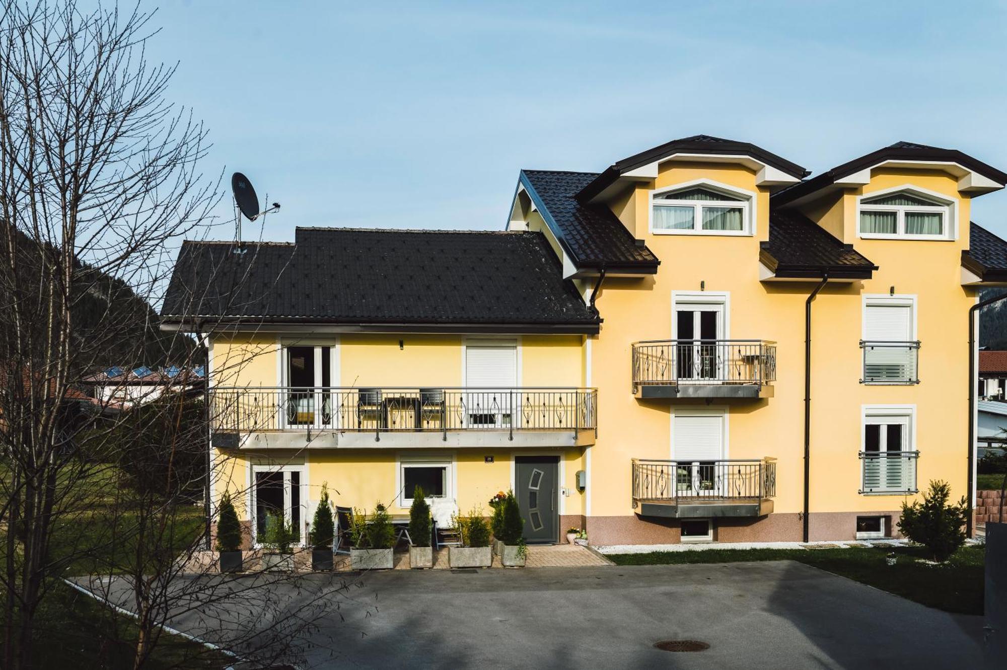 Ferienwohnung Schoenblick Weissenbach am Lech Exterior photo